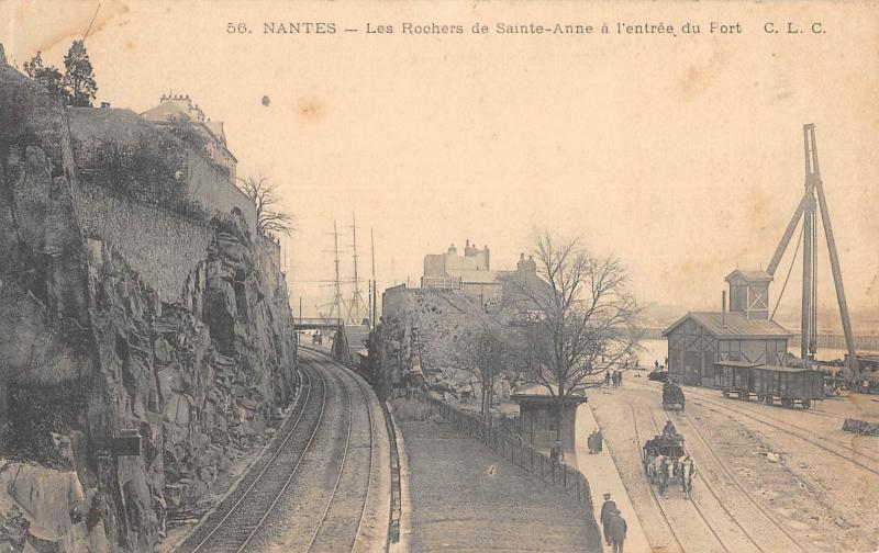 Carte postale ancienne Nantes - Les Rochers De Sainte Anne A L'Entree Du Port à Nantes