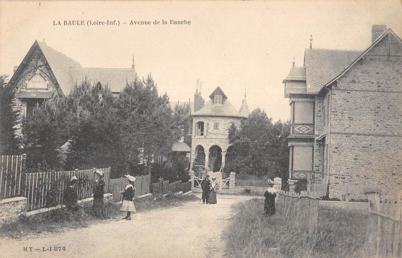 Carte postale ancienne La Baule - Avenue De La Banche