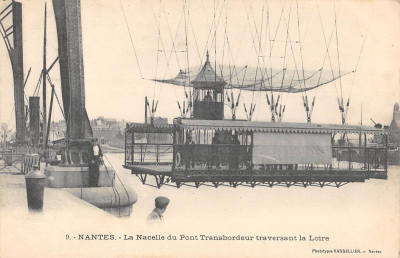 Carte postale ancienne Nantes - La Nacelle Du Pont Transbordeur Traversant La Loire à Nantes