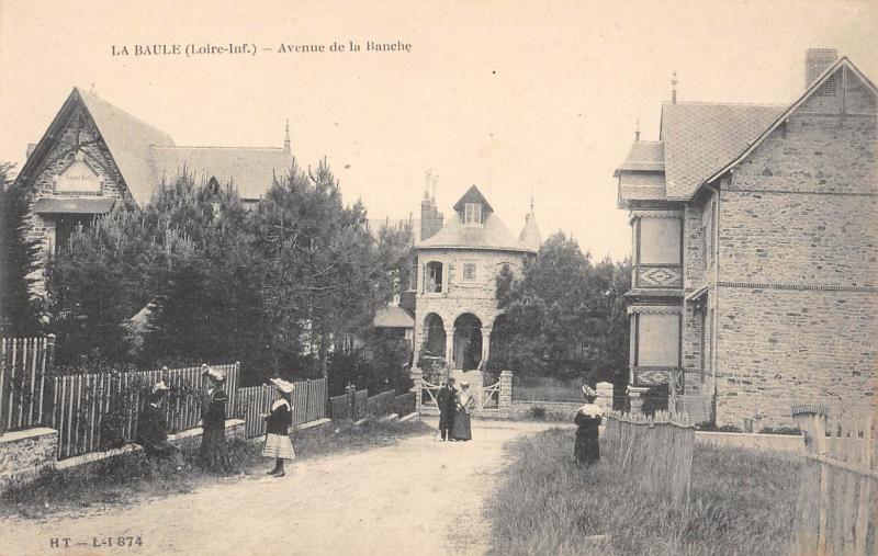 Carte postale ancienne La Baule - Avenue De La Banche