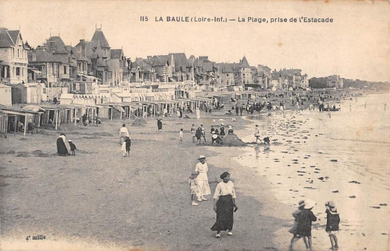 Carte postale ancienne La Baule - La Plage Prise De L'Estacade