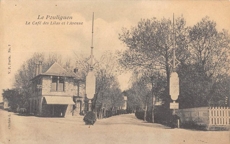 Carte postale ancienne Le Pouliguen - Le Cafe Des Lilas Et L'Avenue au Pouliguen