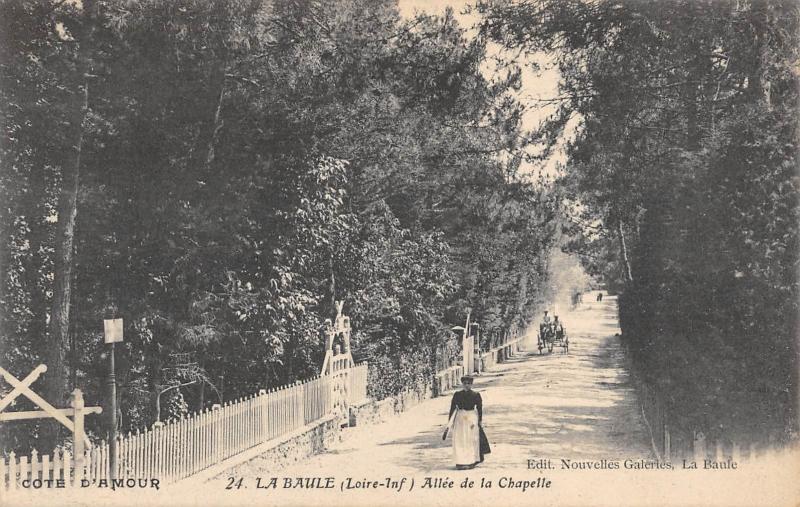 Carte postale ancienne La Baule Sur Mer - Allee De La Chapelle