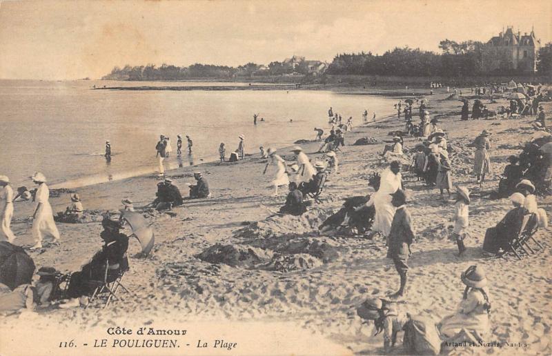 Carte postale ancienne Le Pouliguen - La Plage au Pouliguen