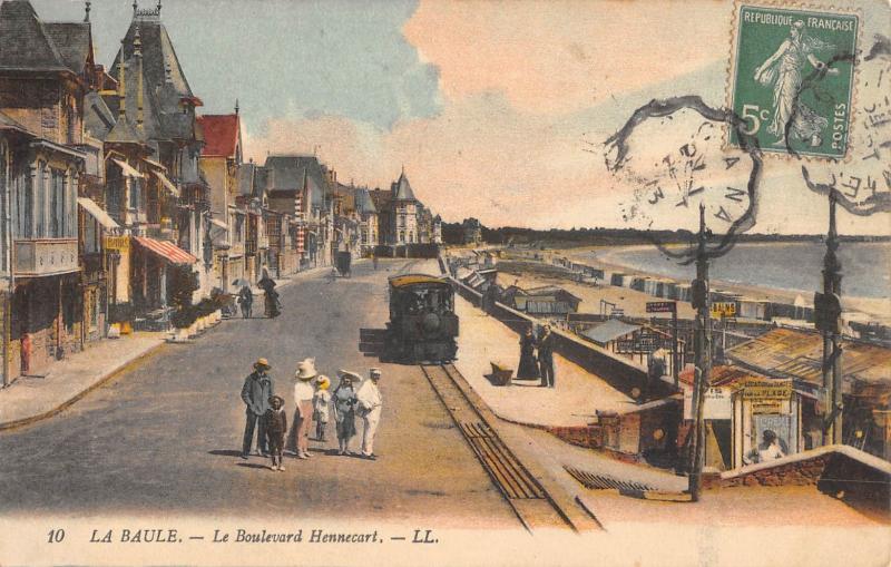 Carte postale ancienne La Baule - Le Boulevard Hennecart
