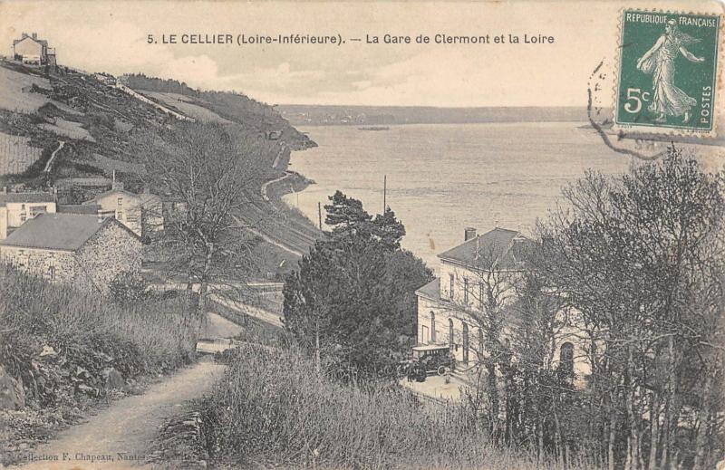 Carte postale ancienne Le Cellier - La Gare De Clermont Et La Loire au Cellier
