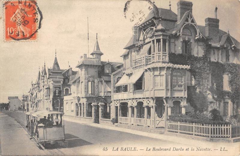 Carte postale ancienne La Baule - Le Boulevard Darlu Et La Navette