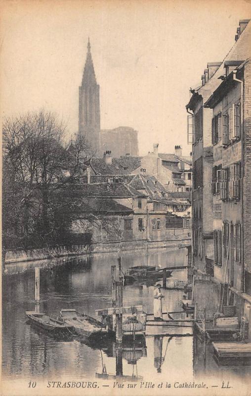 Carte postale ancienne Strasbourg - Vue Sur L'Ille Et La Cathedrale à Strasbourg