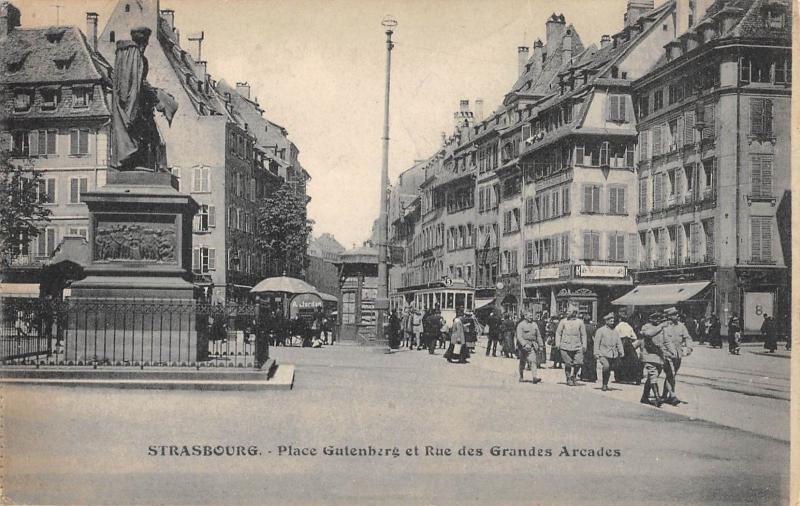 Carte postale ancienne Strasbourg - Place Gutenberg à Strasbourg