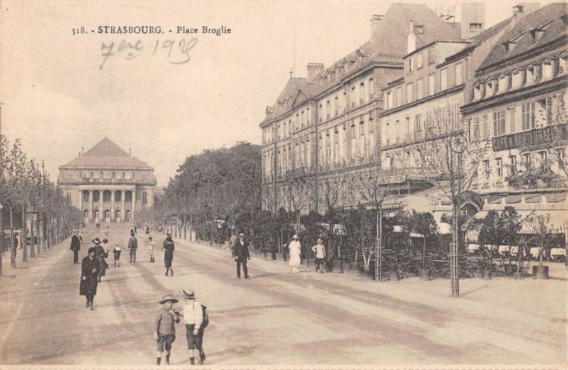 Carte postale ancienne Strasbourg - Place Broglie à Strasbourg