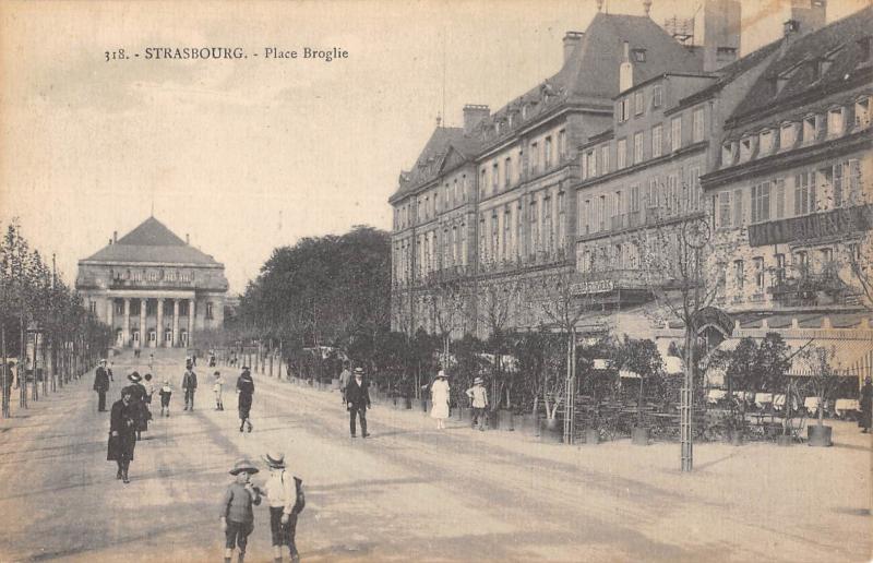 Carte postale ancienne Strasbourg - Place Broglie à Strasbourg