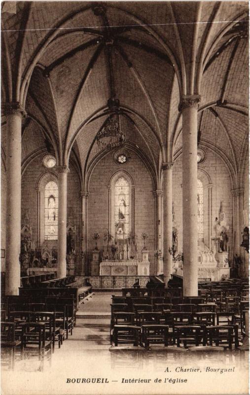 Carte postale ancienne Bourgueil interieur de l'eglise à Bourgueil