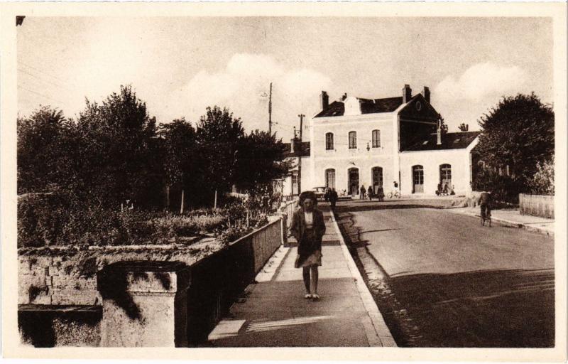 Carte postale ancienne Loches la gare à Loches