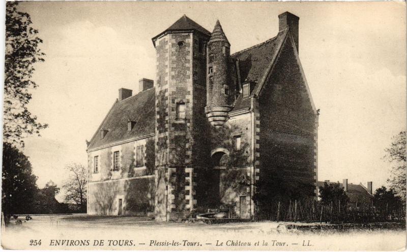 Carte postale ancienne Plessis les Tours le chateau et la Tour à Tours