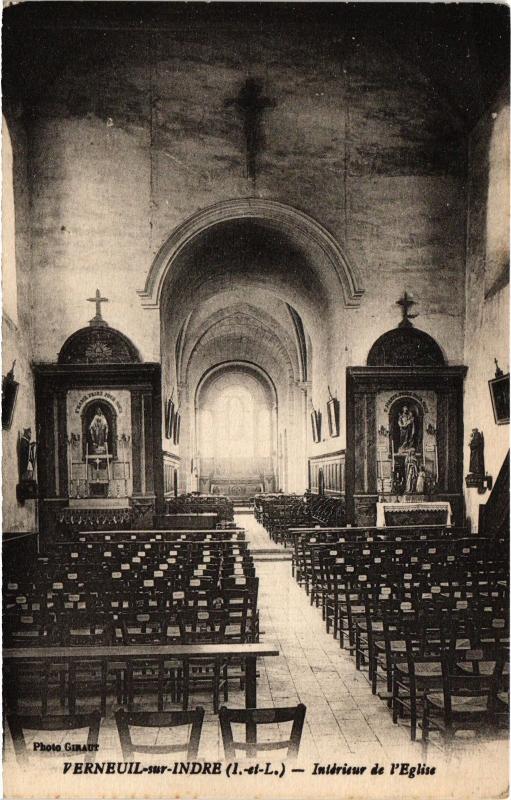 Carte postale ancienne Verneuil interieur de l'eglise à Neuil