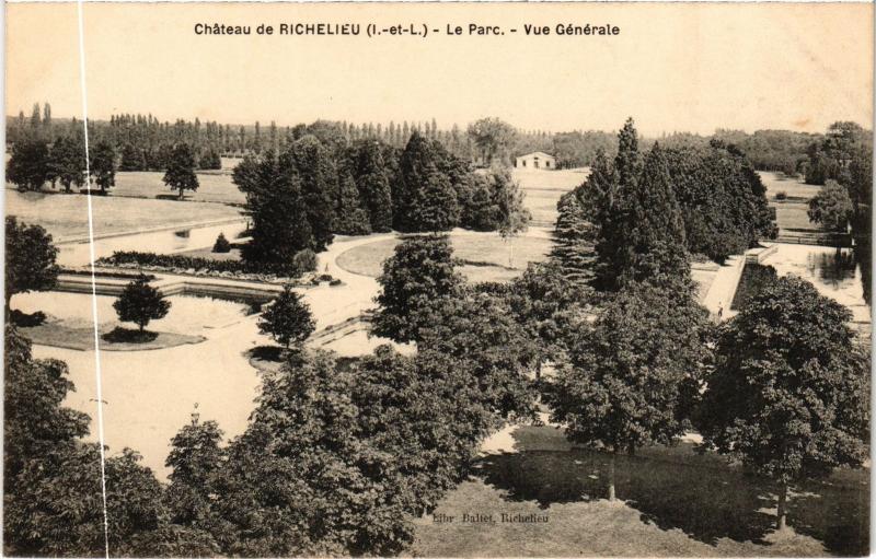 Carte postale ancienne Richelieur le chateau le parc à Richelieu