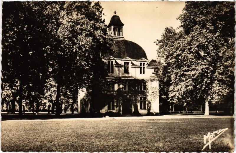 Carte postale ancienne Richelieu Dome du chateau à Richelieu
