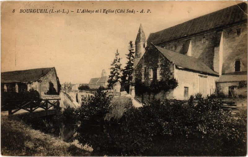 Carte postale ancienne Bourgueil Abbaye et eglise à Bourgueil