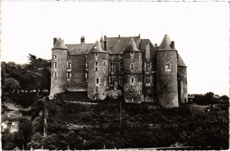 Carte postale ancienne Luynes le chateau à Luynes