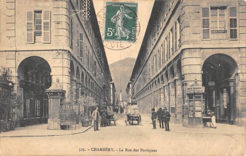 Carte postale ancienne Chambery - La Rue Des Portiques à Chambéry