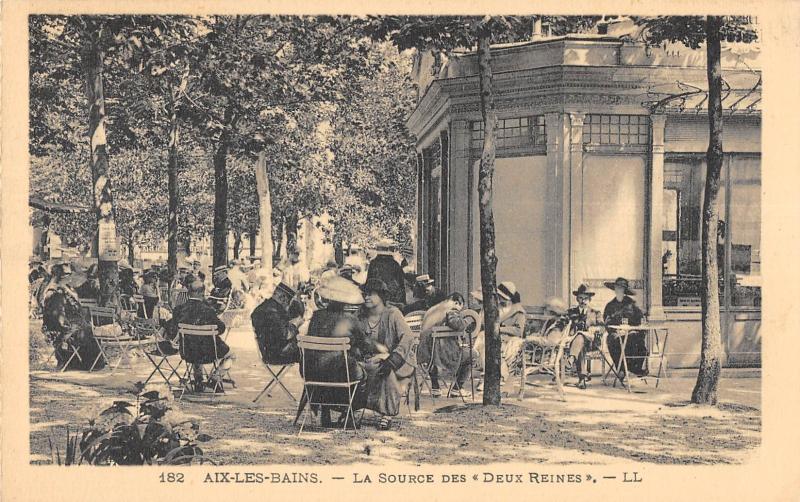 Carte postale ancienne Aix Les Bains - La Source Des Deux Reines à Aix-les-Bains