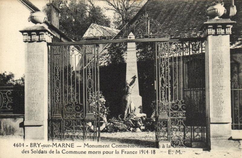 Carte postale ancienne Bry sur Marne-Monument Commémoratil à Bry-sur-Marne
