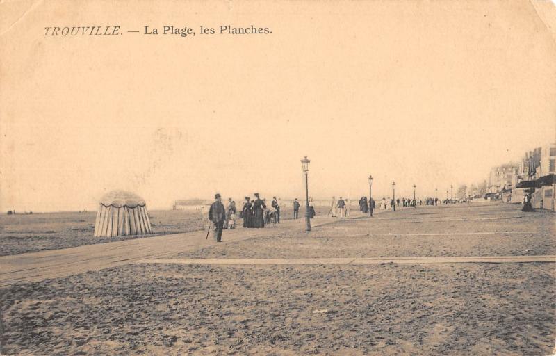 Carte postale ancienne Trouville - La Plage - Les Planches
