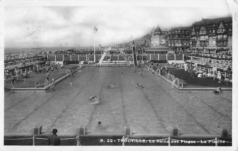 Carte postale ancienne Trouville - La Piscine