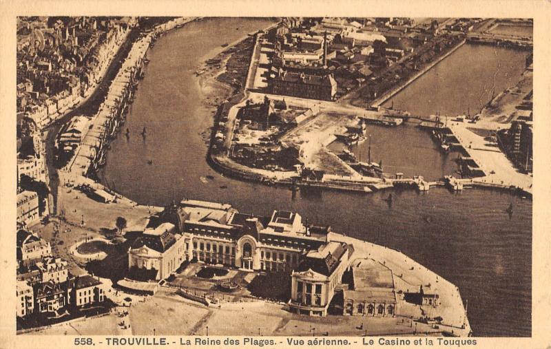 Carte postale ancienne Trouville - Vue Aerienne - La Plage - Le Casino Et La Touques à Touques