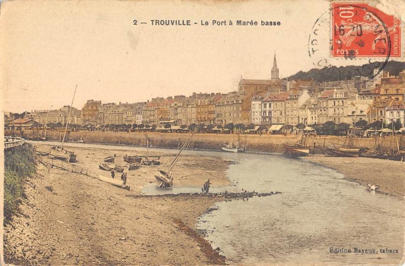 Carte postale ancienne Trouville - Le Port A Maree Basse