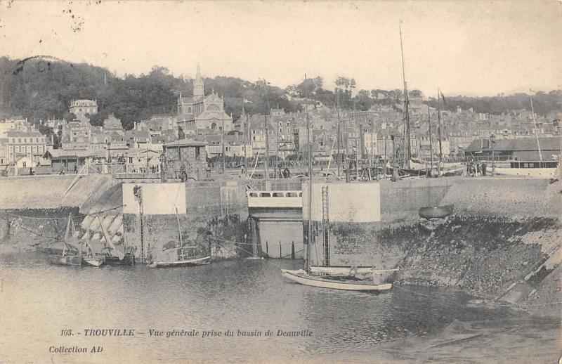 Carte postale ancienne Trouville - Vue Generale Prise Du Bassin De Deauville à Deauville
