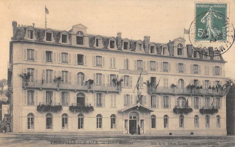 Carte postale ancienne Trouville Sur Mer - Hotel Bellevue à Trouville-sur-Mer