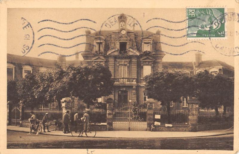 Carte postale ancienne Deauville - La Mairie à Deauville