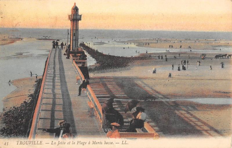 Carte postale ancienne Trouville - La Jetee Et La Plage A Maree Basse