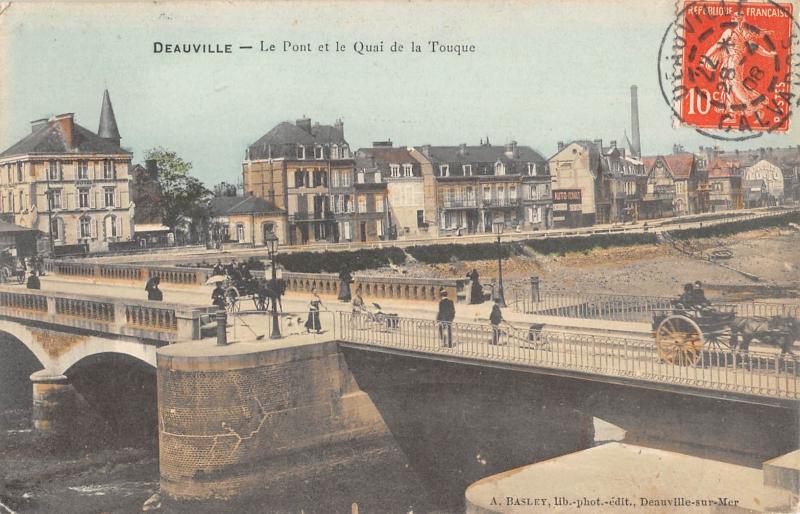 Carte postale ancienne Deauville - Le Pont Et Le Quai De La Touques à Deauville