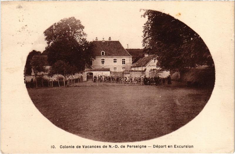 Carte postale ancienne Perseigne Colonie de Vacances de Notre Dame
