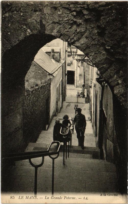 Carte postale ancienne Le Mans Grande Poterne au Mans