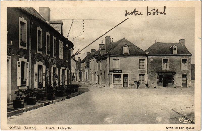 Carte postale ancienne Noyen Place Lafayette