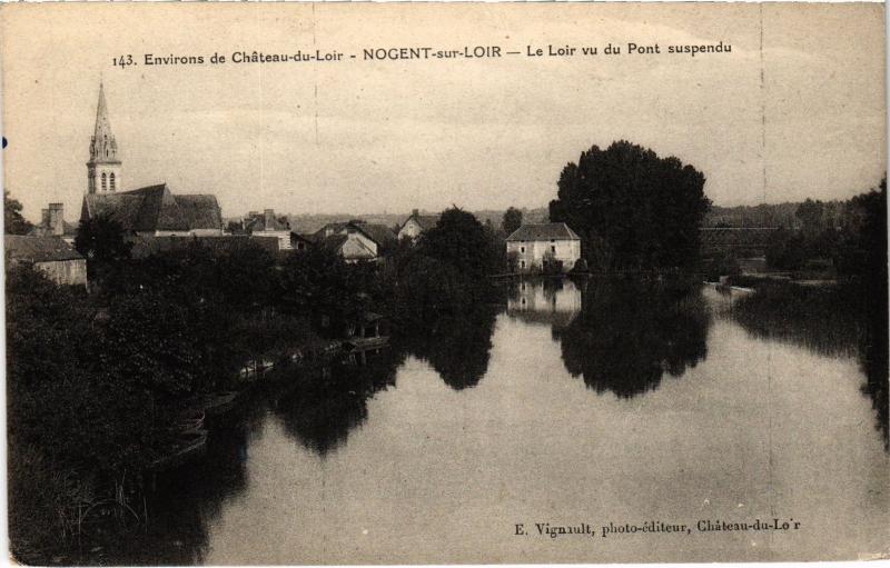 Carte postale ancienne Nogent Le Loir vu du Pont suspendu