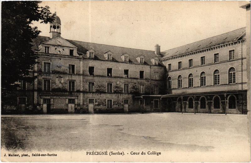 Carte postale ancienne Precigne cour du college