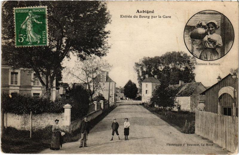 Carte postale ancienne Aubigne entree du Bourg