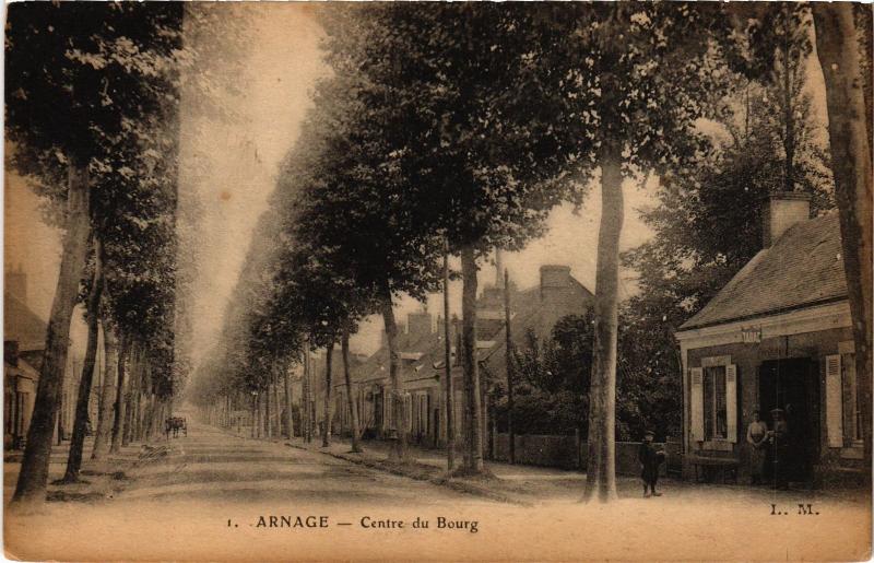 Carte postale ancienne Arnage centre du Bourg à Arnage