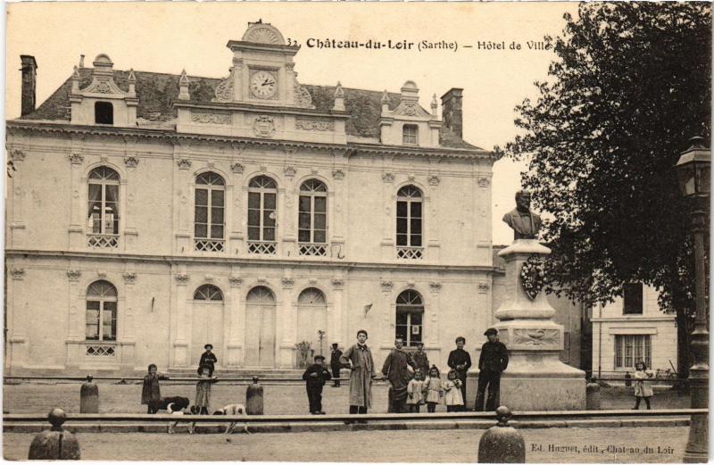 Carte postale ancienne Chateau du Loir Hotel de Ville