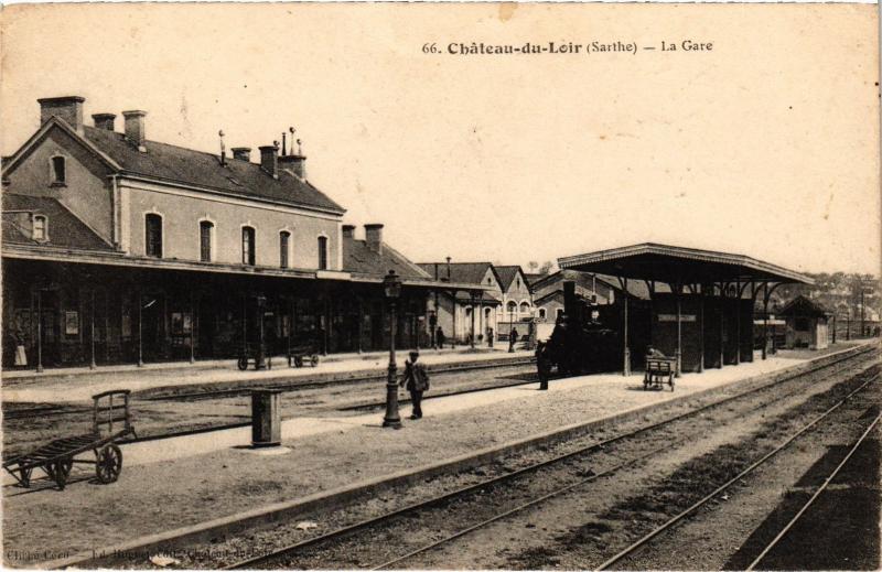 Carte postale ancienne Chateau du Loir la gare
