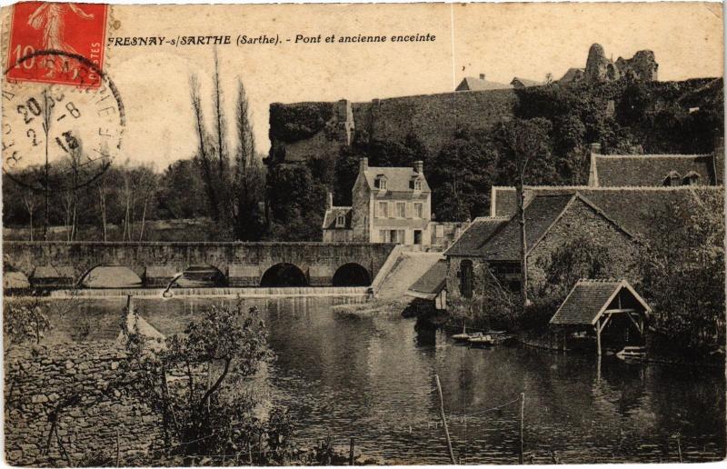 Carte postale ancienne Fresnay Pont et ancienne enceinte