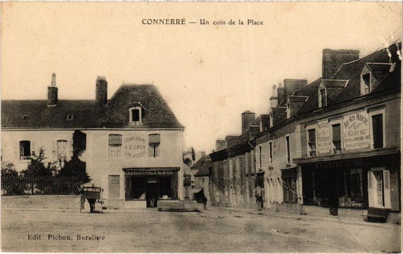 Carte postale ancienne Connerre un coin de la Place