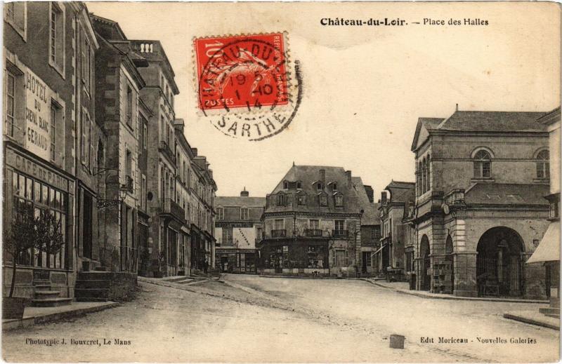 Carte postale ancienne Chateau du Loir Place des Halles