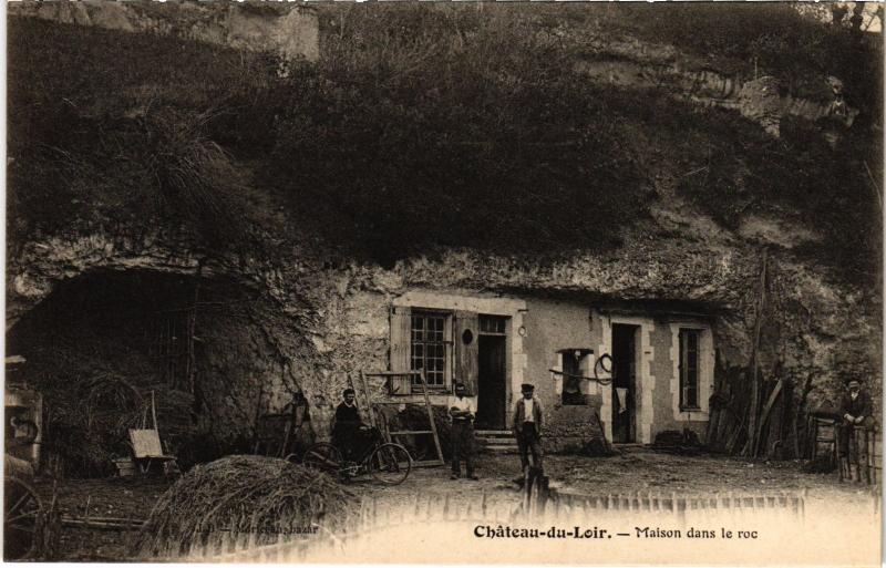 Carte postale ancienne Chateau du Loir Maison dans le roc