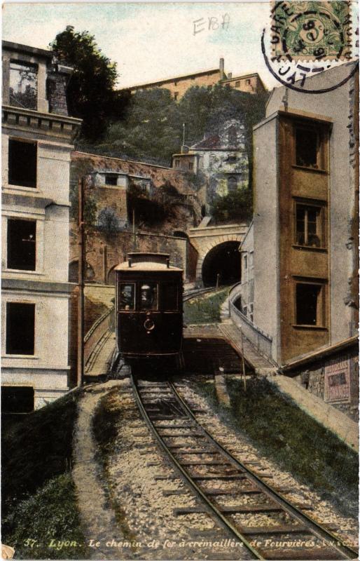 Carte postale ancienne Lyon - Le chemin de fer a cremailler de FOURVIEREs à Lyon