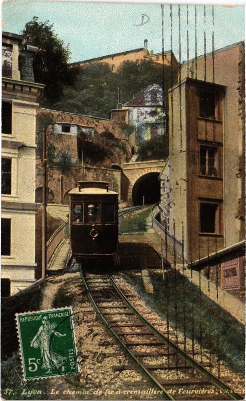 Carte postale ancienne Lyon - Le chemin de fer a cremailler de FOURVIEREs à Lyon